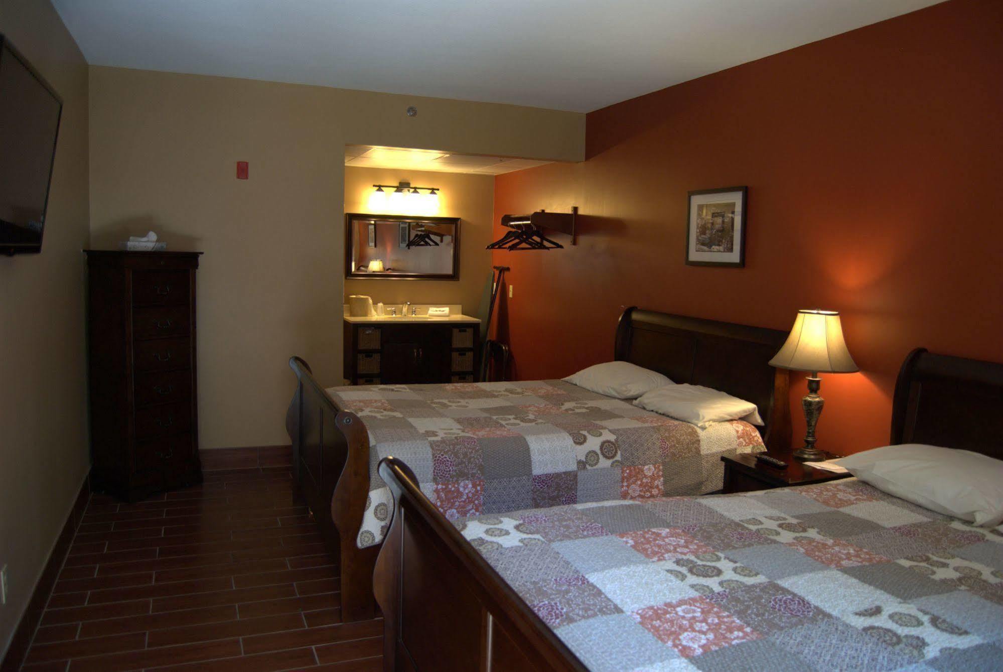 Put-In-Bay Victory Station Hotel ภายนอก รูปภาพ