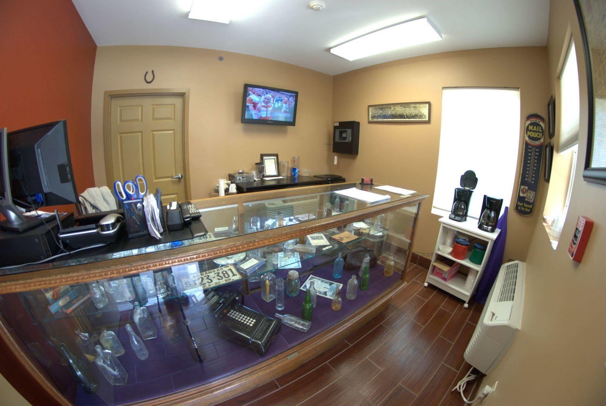 Put-In-Bay Victory Station Hotel ภายนอก รูปภาพ