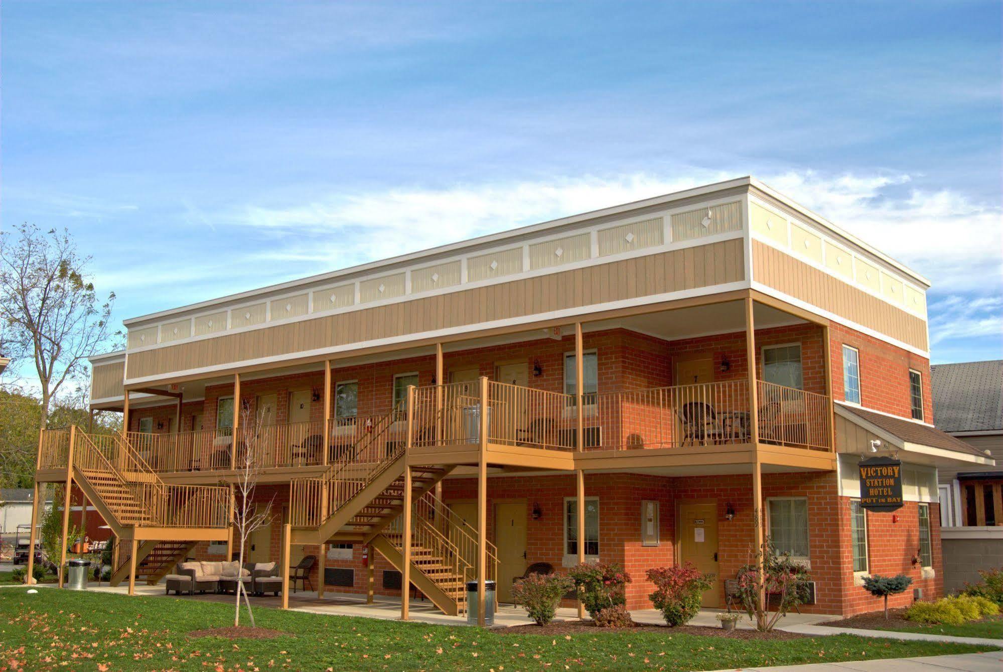 Put-In-Bay Victory Station Hotel ภายนอก รูปภาพ
