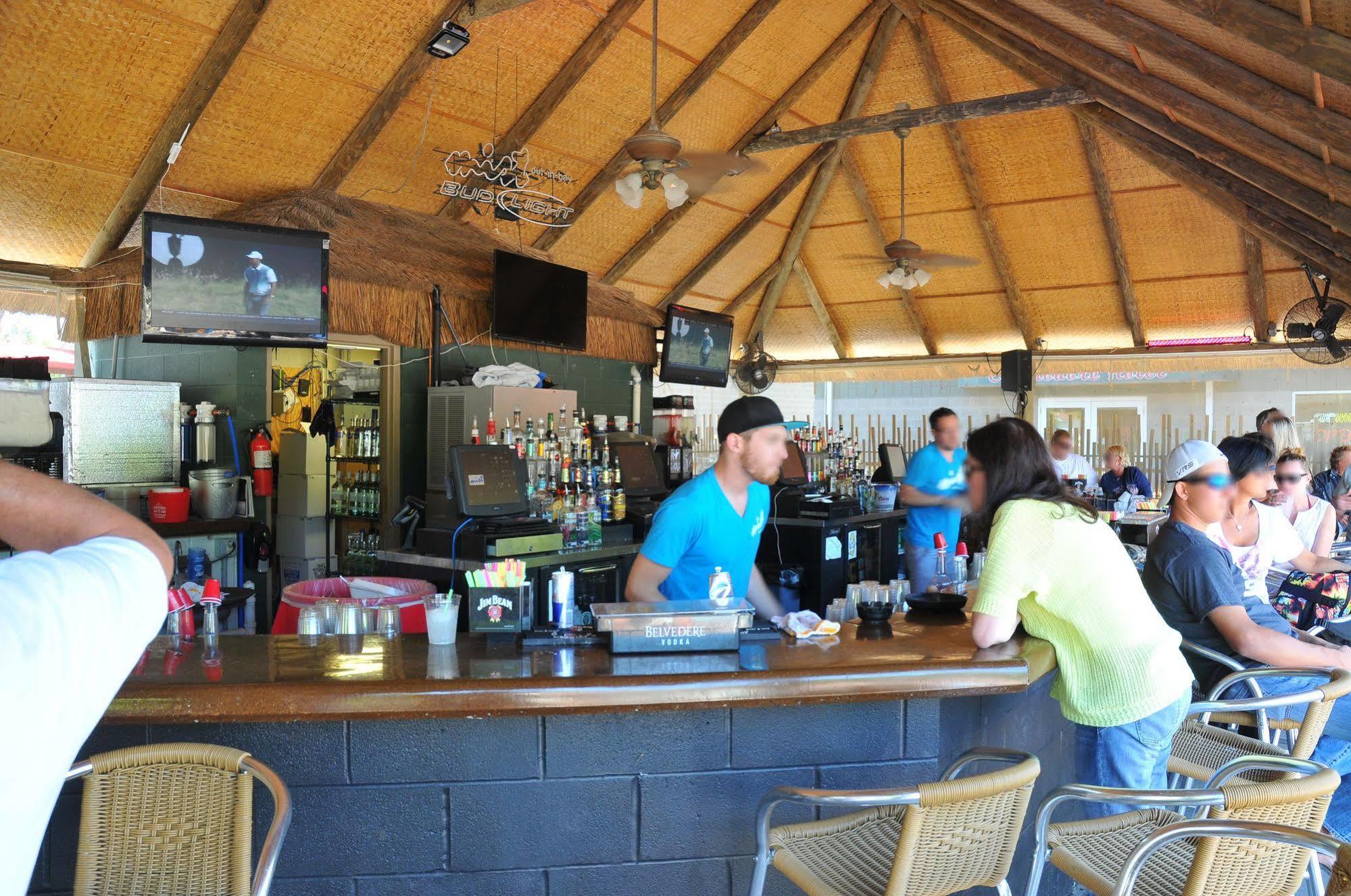 Put-In-Bay Victory Station Hotel ภายนอก รูปภาพ